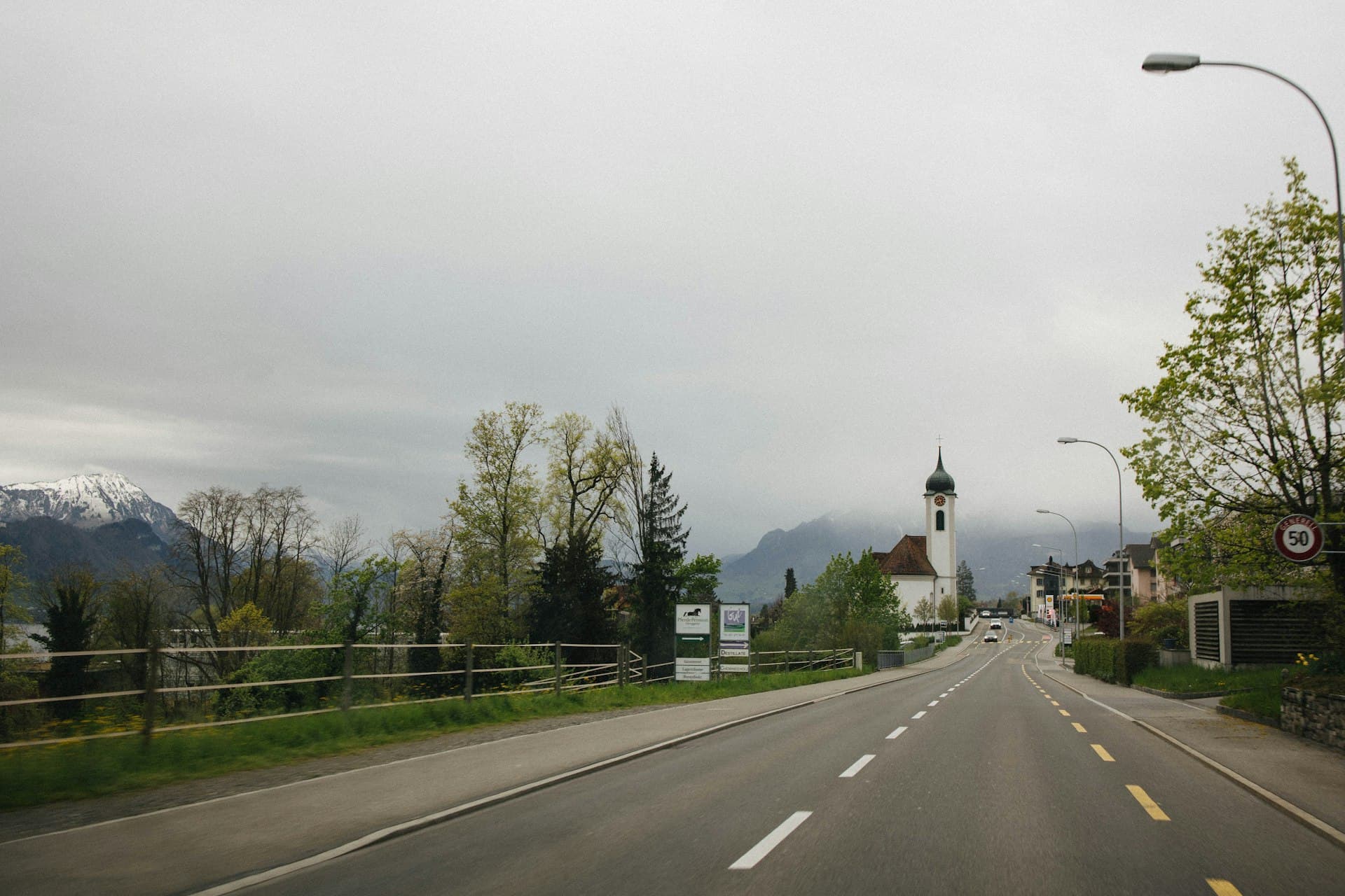 Swiss Lakes & Castles 4-Day Tour